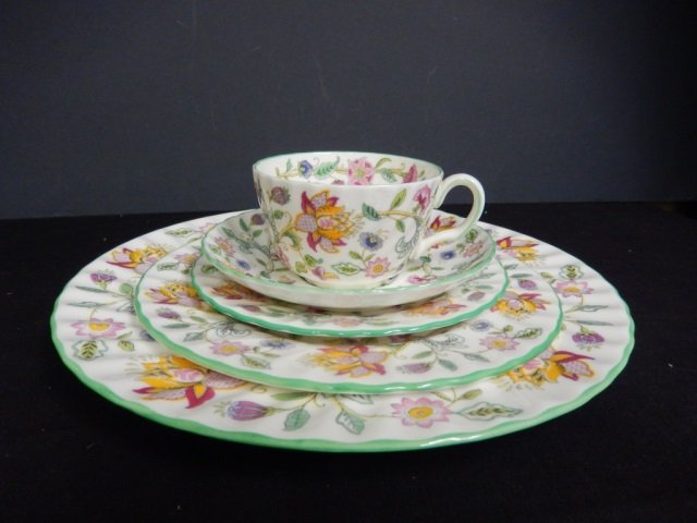 MINTON HADDON HALL 5 PIECE PLACE SETTING LOT INCLUDES:: LOT INCLUDES: 1 SAUCER, 1 DINNER PLATE, 1TEACUP, 1 SALAD PLATE, 1 APP. PLATE STAMP "MINTON HADDON HALL BONE CHINA" ON BOTTOM. EACH PIECE IS IN EXCELLENT CONDITION.