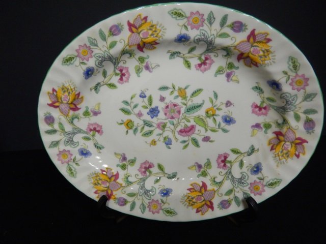 MINTON HADDEN PLATTER PLATTER STAMPED "MINTON HADDON: PLATTER STAMPED "MINTON HADDON HALL BONE CHINA" ON BOTTOM. IN EXCELLENT CONDITION. APPROX 11" X 14"