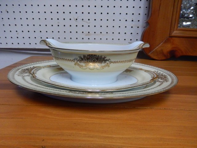 NORITAKE CHERITA OVAL DISH & GRAVY BOAT: STAMPED "NORITAKE CHERITA HANDPAINTED MADE IN JAPAN" ON BOTTOM. EACH DISH IS APPROX 11.5" LONG AND GRAVY BOAT APPROX 9" LONG OUTSIDE. 7.5" LONG INSIDE. NO CHIPS OR CRACKS