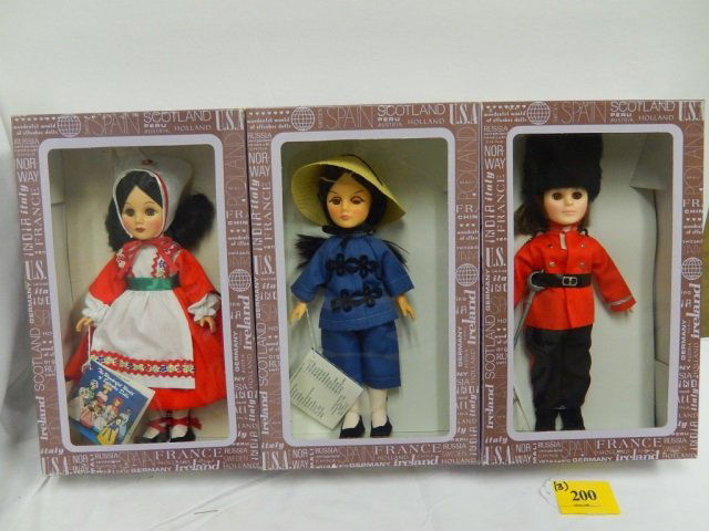 T EFFANBEE DOLLS THE WONDERFUL WORLD (3): ORGINAL PACKAGING 1135-ENGLAND DOLL 1114-CHINA DOLL 1106-ITALY DOLL