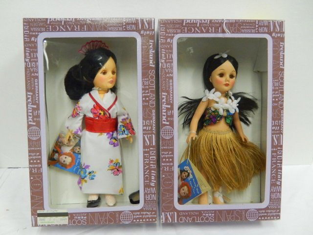 EFFANBEE DOLLS THE WONDERFUL WORLD(2): ORGINAL PACKAGING 1130-TAHITI 1139-JAPAN