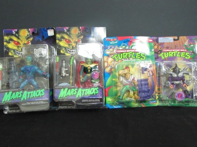 MARS ATTACK AND NINJA TURTLES FIGURES (4): ORGINAL PACKAGING SUPREME CAMANDER MARTIAN TROOPER SANDSTORM HEREOS IN HALF SHELLS