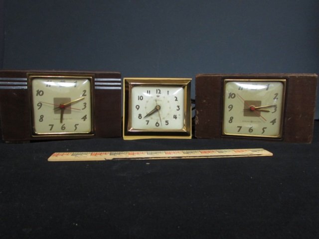 3 VINTAGE TABLE CLOCKS: 2 GENERAL ELECTRICS TELECHROM AUTOMATIC ALARM