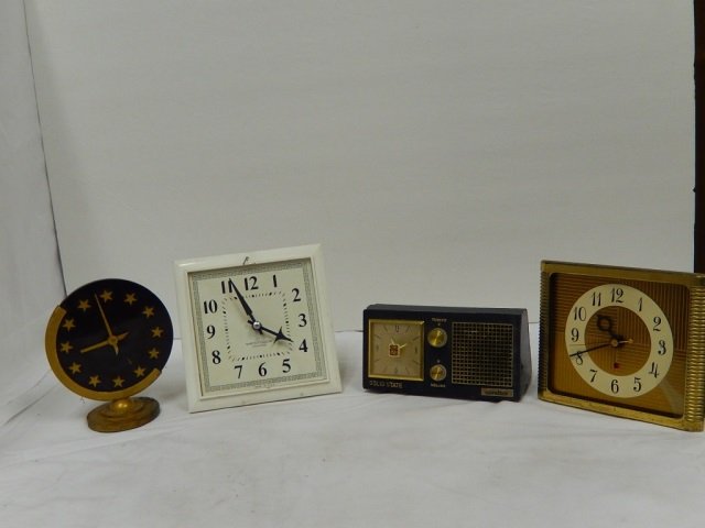 4 VINTAGE TABLE CLOCKS: SETH THOMAS 2 WESTCLOX SOLID STATE WINDSOR