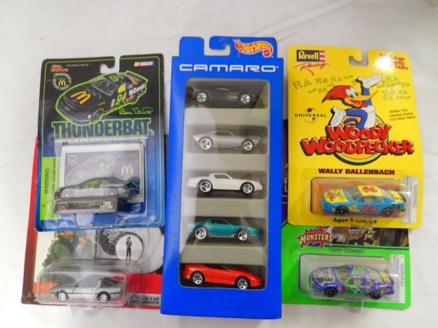 HOT WHEELS AND DIE CAST CARS (5): HOT WHEELS CAMARO GIFT PACK IN ORIGINAL PACKAGING ('95) NASCAR 1995 EDITION THUNDERBAT BILL ELLIOTT, 007 BOND CAR, WOOD WOOD PECKER #46 CAR, REVELL RACING MONSTERS CAR TERRY LABONTE #5 CAR 1997