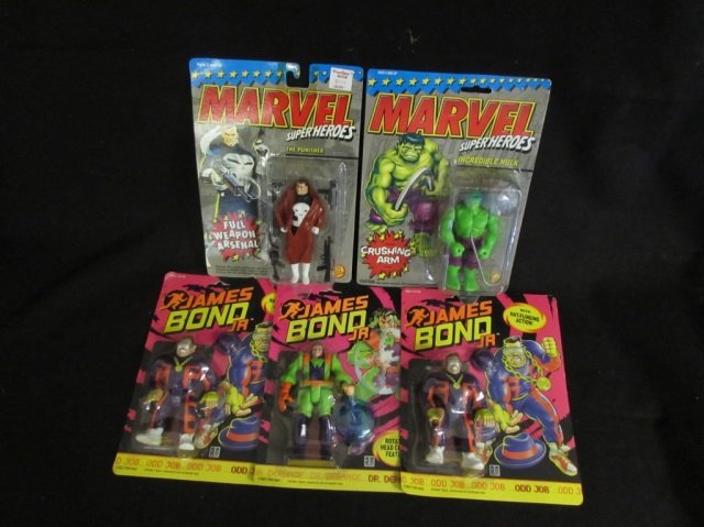 JAMES BOND & MARVEL SUPER HEROES FIGS (5): ORGINAL PACKAGING MARVEL SUPER HEROES- THE PUNISHER & INCREDIBLE HULK JAMES BOND-DR.DERANGE & 2 ODD JOB FIGURES