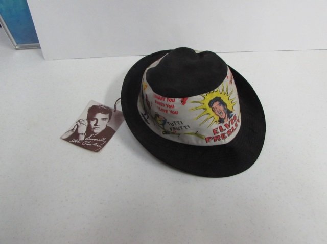 1956 ELVIS PRESLEY COPY OF ORIGINAL HAT: 1956 ELVIS PRESLEY ENTERPRISES MANUFACTURED EXCLUSIVELY BY MAGNET HAT AND CAP CORP.