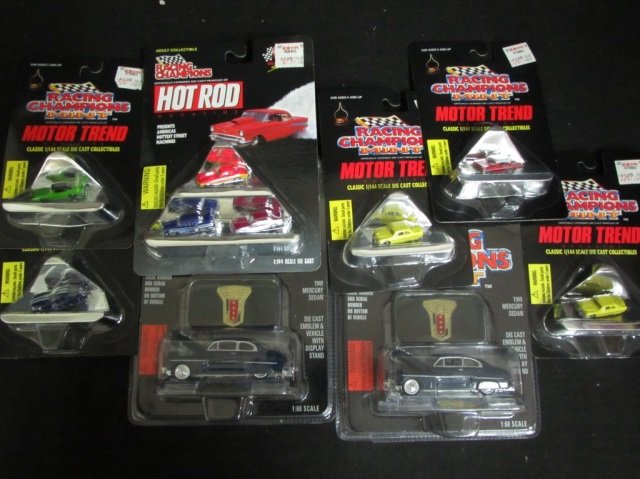 RACING CHAMPIONS COLLECTABLE CARS (8)ORIGINAL PACKAGING: ORIGINAL PACKAGING MINT MOTOR TRENDS AND HOT RODS DIE CAST VEHICLES