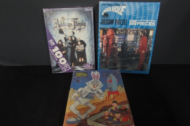 VINTAGE JIGSAW PUZZLES (3) 100 PIECE POSTER PUZZLE BUGS: 100 PIECE POSTER PUZZLE BUGS BUNNY 100 PIECE JIGSAW PUZZLE THE BLACK HOLE JIGSAW PUZZLE
