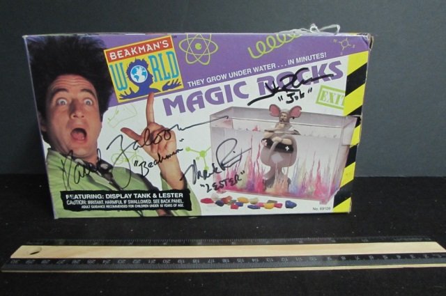 BEAKMANS WORLD MAGIC ROCKS SIGNED BY "BEAKMAN" ORIGINAL: SIGNED BY "BEAKMAN" ORIGINAL PACKAGING HAS DISPLAY TANK AND LESTER