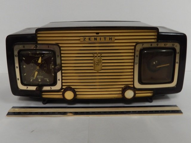 VINTAGE ZENITH RADIO/CLOCK BAKELITE CORD WAS CUT: BAKELITE CORD WAS CUT