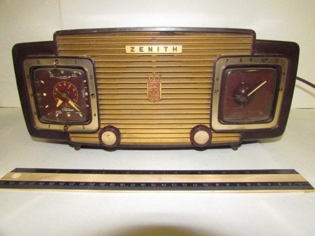VINTAGE ZENITH RADIO/CLOCK BAKELITE CLOCK WORKS NO: BAKELITE CLOCK WORKS NO RADIO