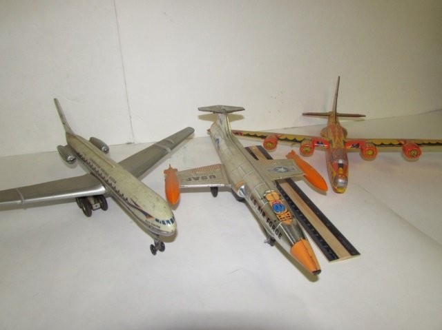VINTAGE TOY AIRPLANES U.S AIR FORCE JET SCANDINAVIAN: U.S AIR FORCE JET SCANDINAVIAN AIRLINES SYSTEM TOY AIRPLANE
