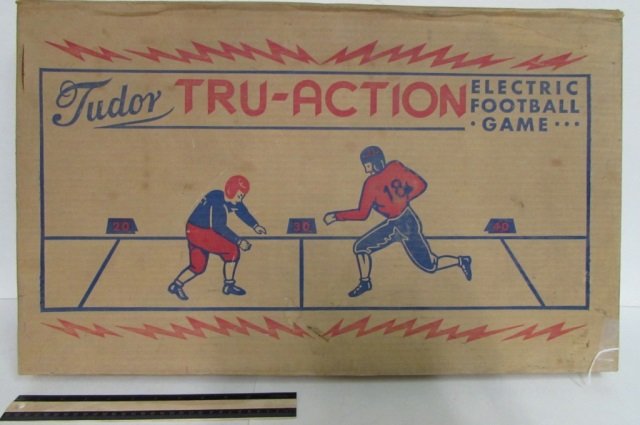 ELECTRIC FOOTBALL GAME: TUDOR TRU-ACTION ELECTRIC FOOTBALL GAME