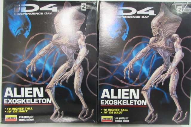 2 ALIEN EXOSKELETON MODEL KITS ID4 INDEPENDENCE DAY 10: ID4 INDEPENDENCE DAY 10 INCHES TALL 1/10 MODEL KIT #'S 77312