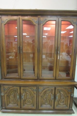THOMASVILLE DISPLAY HUTCH WOOD AND GLASS THE BOTTOM: WOOD AND GLASS THE BOTTOM SECTION HAS THREE DRAWERS AND TWO SHELVES LITTLE DAMAGE ON THE BOTTOM CORNER TRIM 62 INCHES WIDE x 80 INCHES TALL