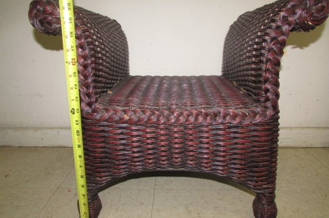 CHILDS WICKER CHAIR 21 INCHES TALL: 21 INCHES TALL