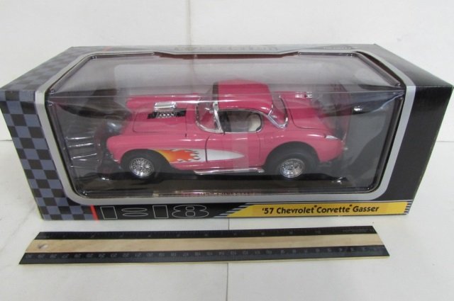 CHEVROLET 1957 CORVETTE GASSER DIE CAST METAL: IN ORIGINAL PACKAGING, SCALE 1:18, DELUXE MODEL