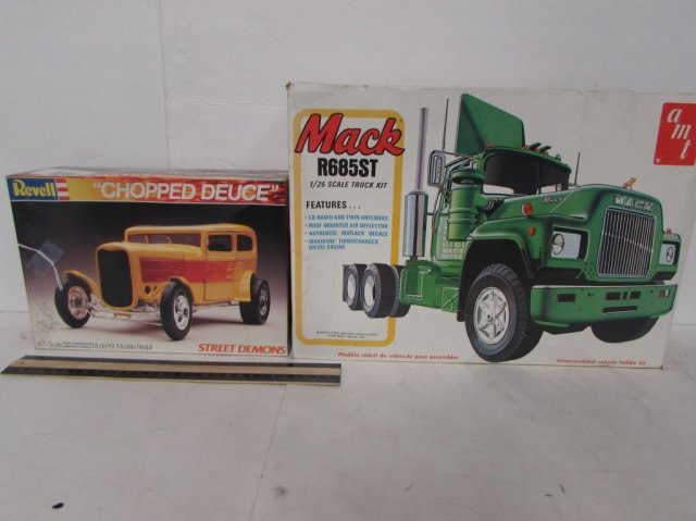 2 PLASTIC CAR MODEL KITS: CHOPPED DEUCE STREET DEMON & MACK R685ST MODELS