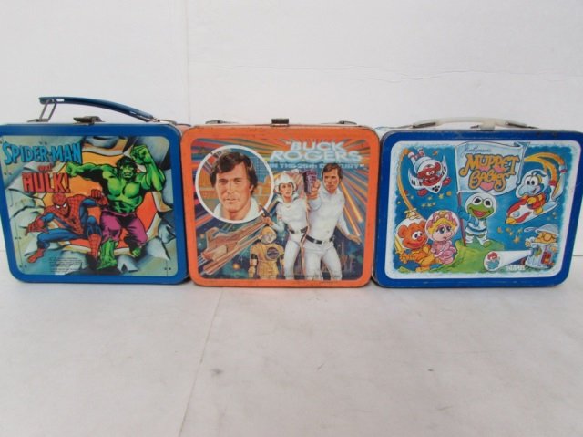3 VINTAGE STEEL LUNCH BOXES: MUPPET BABIES INCLUDES THERMOS, 1979 BUCK ROGERS MISSING HANDLE, 1980 CAPTAIN AMERICA SPIDER & INCREDIBLE HULK