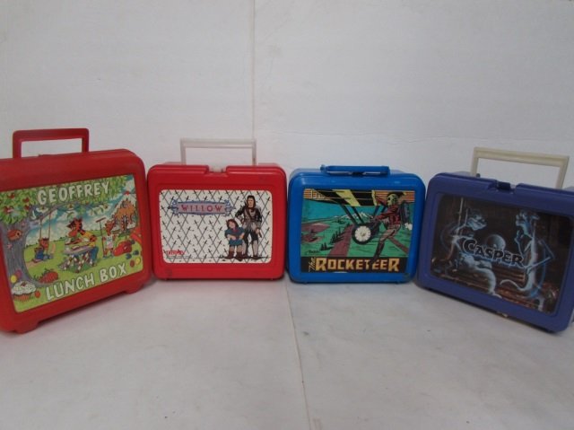 4 PLASTIC LUNCH BOXES: THE ROCKETEER, GEOFFERY LUNCH BOX, 1995 CASPER, 1988 WILLOW LUNCH BOX INCLUDES THERMOS