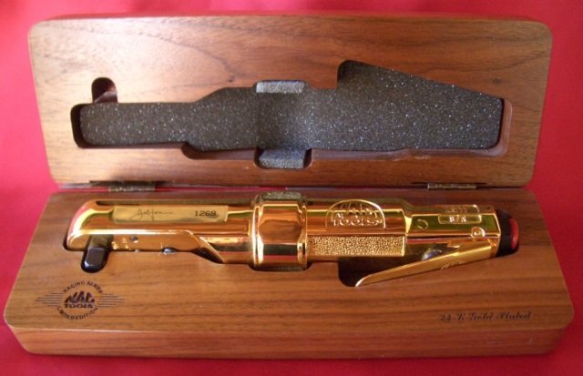 MAC TOOLS 1997 JOHN FORCE 3/8" AIR RATCHET 24K GOLD: 24K GOLD PLATED AIR RATCHET, LASER-ENGRAVED PHOTO OF JOHN'S CASTROL GTX MUSTANG FUNNY-CAR DISPLAYED ON WALNUT BOX