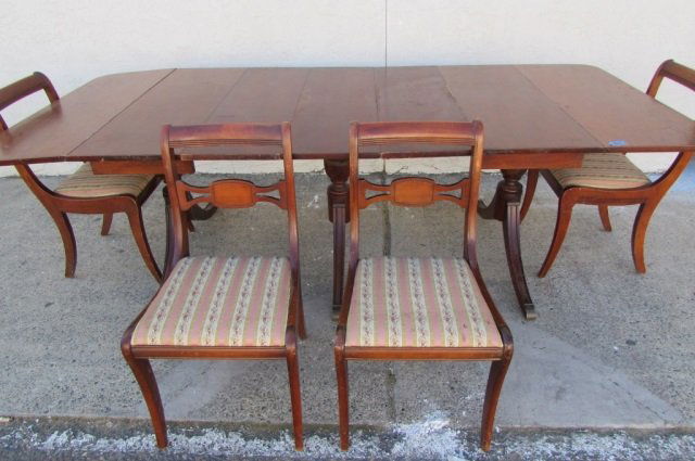 MAHOGANY DROP LEAF TABLE WITH 4 CHAIRS DUNCAN PHYFE: DUNCAN PHYFE STYLE TRIPLE BASE WITH 3 12" LEAVES, 58" X 42", 28" IF BOTH SIDES ARE DOWN