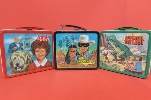 3 VINTAGE PLASTIC LUNCH BOXES 1975 LAND OF THE LOST,: 1975 LAND OF THE LOST, 1980 THE LEGEND OF THE LONE RANGER INCLUDES LONE RANGER BELT, & 1981 ANNIE