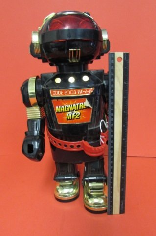 1985 MAGNATRON MT-2 ROBOT BATTERY OPERATED: BATTERY OPERATED