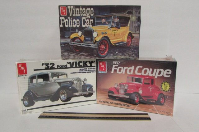 3 PLASTIC CAR MODEL KITS ALL ARE IN ORIGINAL PACKAGING,: ALL ARE IN ORIGINAL PACKAGING, 1932 FORD COUPE, 32 FORD "VICKY", & A VINTAGE POLICE CAR