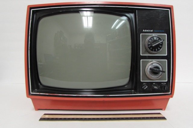 1977 VINTAGE ADMIRAL SOLID STATE TELEVISION MODEL NO.: MODEL NO. 12B752M, MADE IN TIANWAN, 12" SCREEN