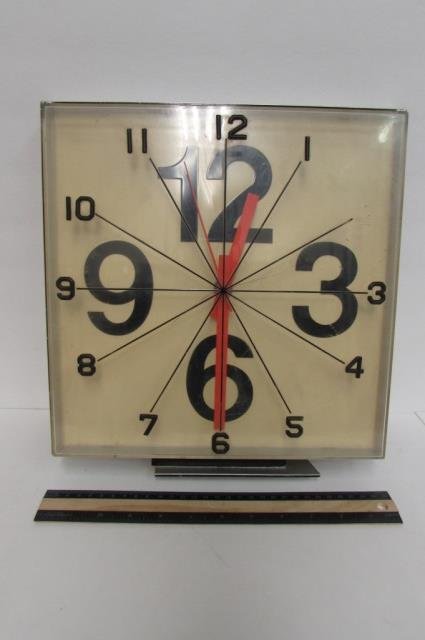 KCS INDUSTRIES VINTAGE WALL CLOCK SHOWS WEAR BUT WORKS: SHOWS WEAR BUT WORKS