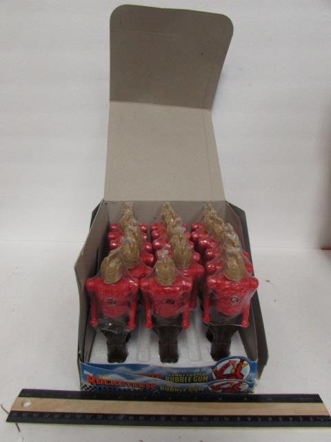 THE ROCKETEER CANDY COATED BUBBLE GUM 18 CONTAINE3RS: 18 CONTAINE3RS