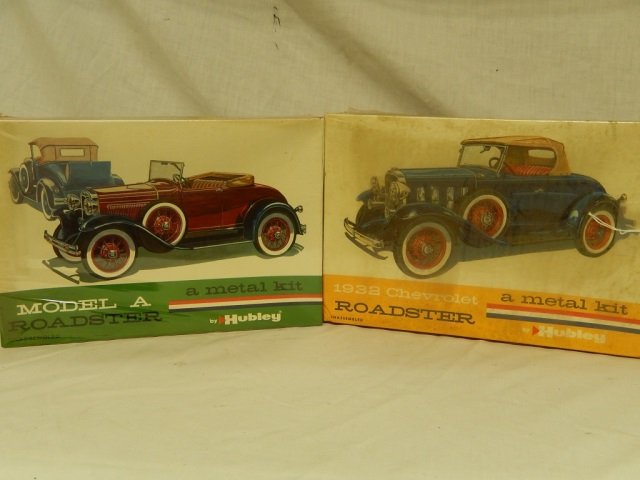 2 VINTAGE METAL CAR MODEL KITS BOTH ARE IN ORIGINAL: BOTH ARE IN ORIGINAL PACKAGING, 1932 CHEVROLET ROADSTER, & MODEL A ROADSTER