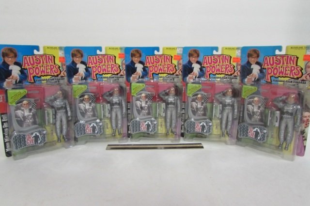 1999 AUSTIN POWERS FIGURES (5) ALL ARE IN ORIGINAL: ALL ARE IN ORIGINAL PACKAGING, ALL ARE DR. EVIL FIGURES