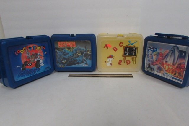 4 VINTAGE LUNCH BOXES 1987 GI JOE (INCLUDES THERMOS),: 1987 GI JOE (INCLUDES THERMOS), 1994 LOONEY-TUNES, ABC ED, & BATMAN