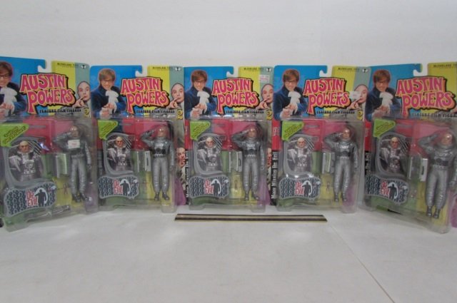 1999 AUSTIN POWERS FIGURES (5) ALL ARE IN ORIGINAL: ALL ARE IN ORIGINAL PACKAGING, ALL ARE MOON MISSION DR. EVIL FIGURES