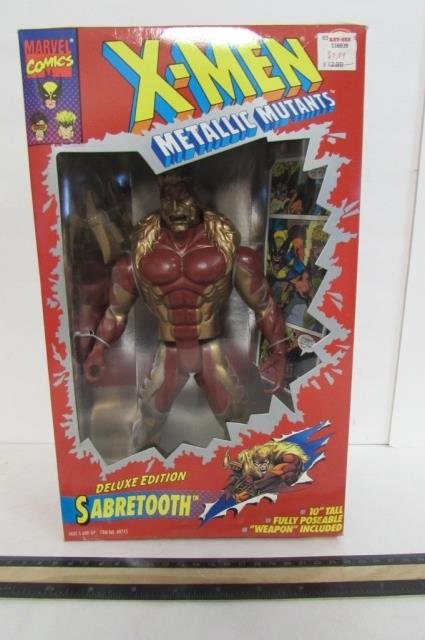 X-MEN METALLIC MUTANTS SABRETOOTH FIGURE IN ORIGINAL: IN ORIGINAL PACKAGING, 10" TALL, FULLY POSEABLE FIGURE, WEAPON INCLUDED