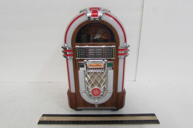 LEADWORKS WURLITZER JUKEBOX IN GOOD CONDITION, MADE TO: IN GOOD CONDITION, MADE TO LOOK VINTAGE