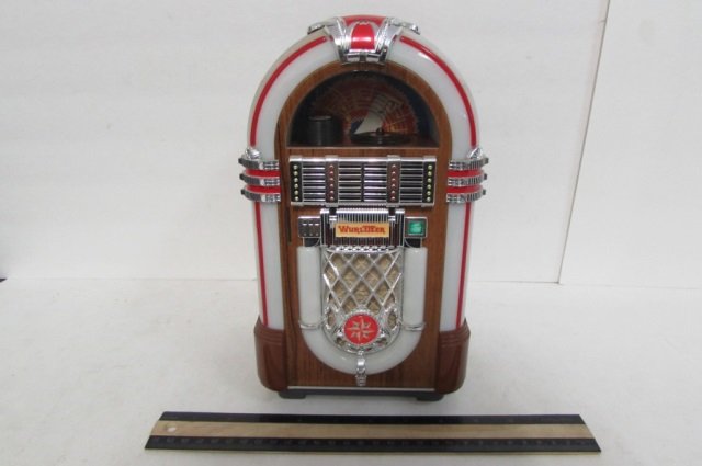 LEADWORKS WURLITZER JUKEBOX IN GOOD CONDITION, MADE TO: IN GOOD CONDITION, MADE TO LOOK VINTAGE