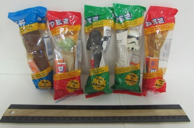 COLLECTIBLE STAR WARS PEZ CANDY (5) ALL ARE IN ORIGINAL: ALL ARE IN ORIGINAL PACKAGING