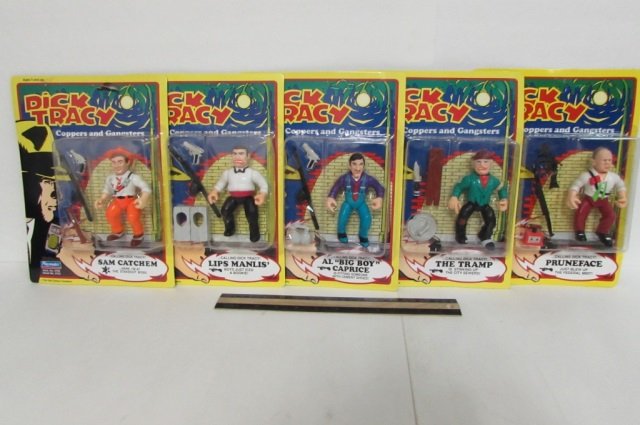 1990 DICK TRACY FIGURES (5) ALL ARE IN ORIGINAL: ALL ARE IN ORIGINAL PACKAGING, AL "BIG BOY" CAPRICE, SAM CATCHEM, LIPS MANLIS', THE TRAMP, & PRUNEFACE FIGURES