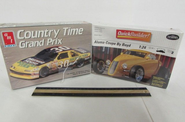 2 VINTAGE PLASTIC CAR MODEL KITS BOTH ARE IN ORIGINAL: BOTH ARE IN ORIGINAL PACKAGING, ALUMA-COUPE BY BOYD & COUNTRY TIME GRAND PRIX