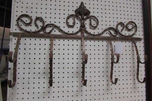 METAL WALL MOUNTED COAT HANGER: METAL WALL MOUNTED COAT HANGER 30" WIDE, 8 HOOKS, FOR COATS OR HATS