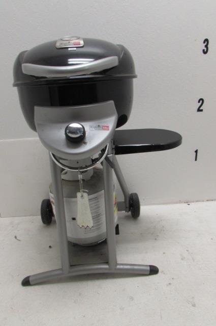 CHAR-BROIL PATIO BISTRO GRILLER: CHAR-BROIL PATIO BISTRO GRILLER PROPANE TANK AND STAND, 37" TALL