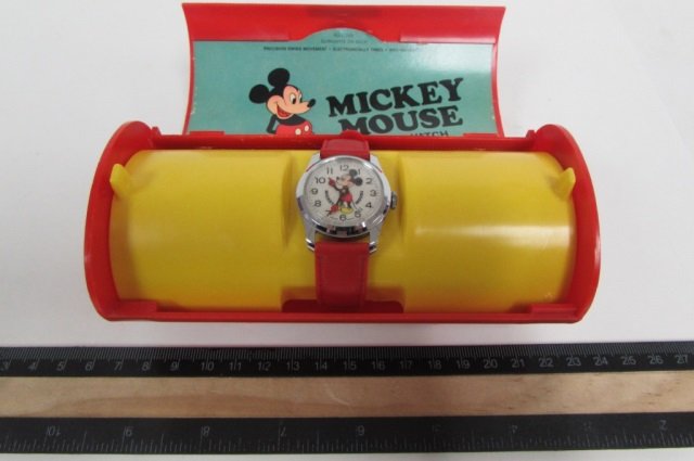VINTAGE BRADLEY TIME MICKEY MOUSE WRIST WATCH: VINTAGE BRADLEY TIME MICKEY MOUSE WRIST WATCH MICKEY MOUSE HANDS ARE THE HOUR AND MINUTE, IN CASE
