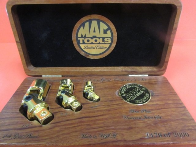 MAC TOOLS 2006 24KT GOLD PLATED COLLECTORS SOCKET: MAC TOOLS 2006 24KT GOLD PLATED COLLECTORS SOCKET COMES IN WOOD CASE, 1479-2000
