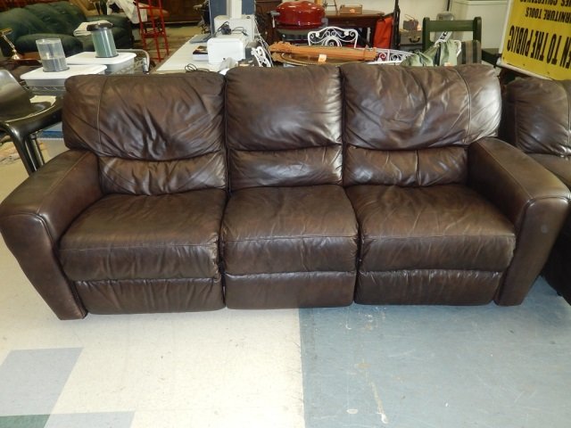 LEATHER COUCH WITH 2 RECLINER SECTIONS: LEATHER COUCH WITH 2 RECLINER SECTIONS 87" WIDE, 36" TALL