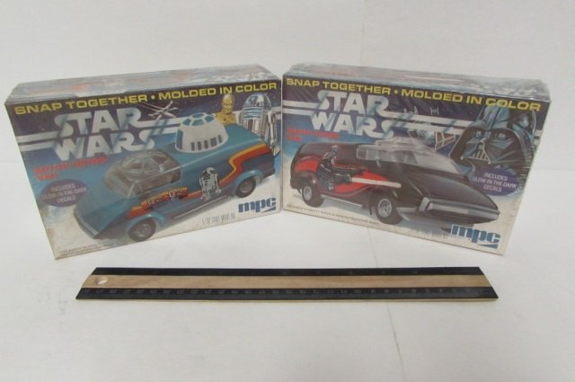 2 VINTAGE STAR WARS CAR MODEL KITS IN ORIGINAL: IN ORIGINAL PACKAGING, SNAP-TOGETHER, MOLDED IN COLOR, ARTOO-DETOO VAN, & DARTH VADER VAN