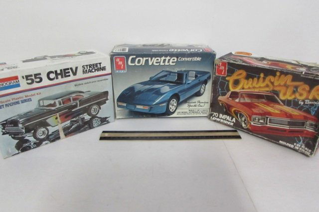3 VINTAGE PLASTIC CAR MODEL KITS 70 IMPALA LOWRIDER,: 70 IMPALA LOWRIDER, CORVETTE CONVERTIBLE, & 55 CHEVY STREET MACHINE